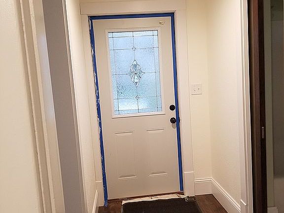 Side Entry 4'4" x 7'5 1/2"