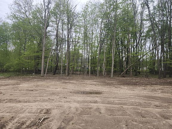 3rd image of 49070 Silver Oaks W
