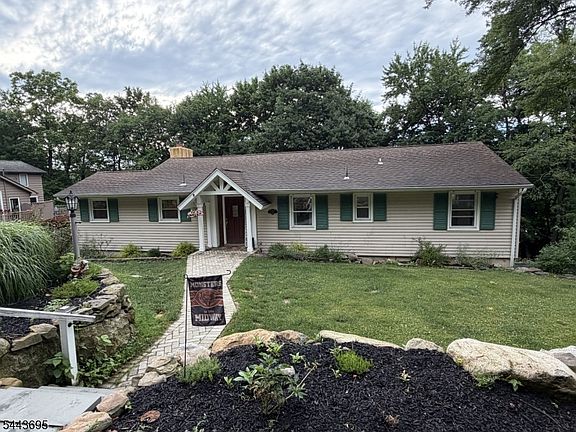 3rd image of 68 Glenside Trl