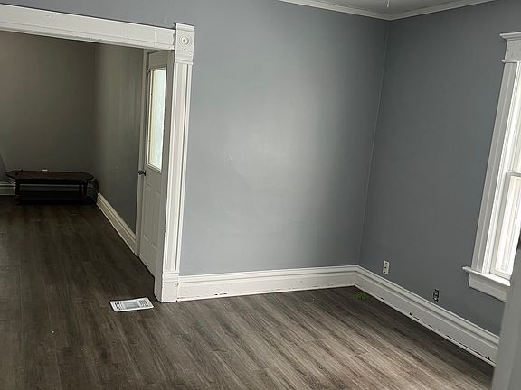 3rd image of 1221 9th St #2