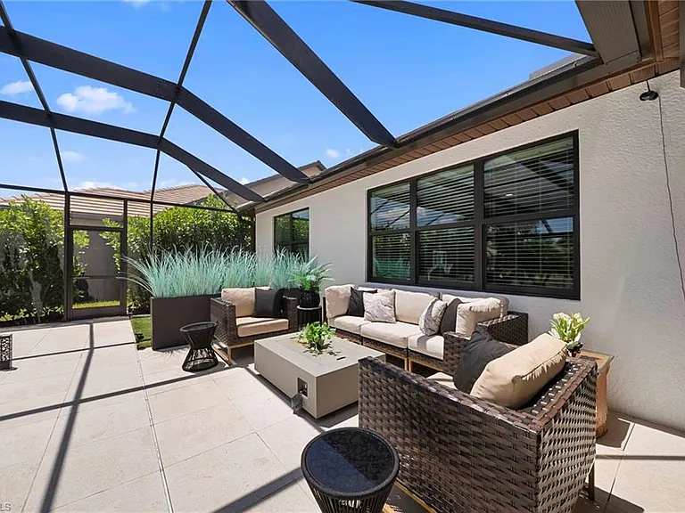 7052 Live Oak Dr — Photo 38