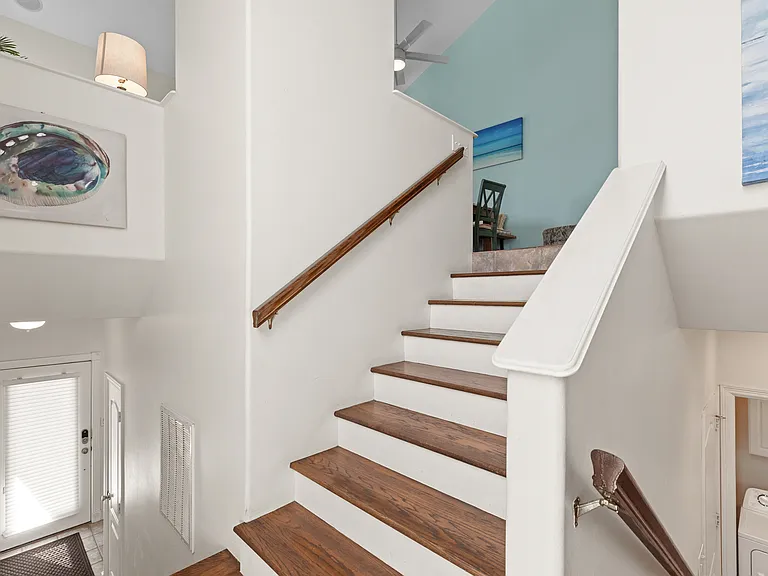 124 E Acapulco St #B — Photo 26