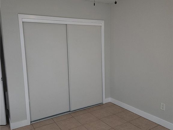 5th image of 2844 Ardmore Ave #4