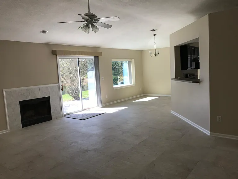 617 Southern Lily Dr — Photo 5