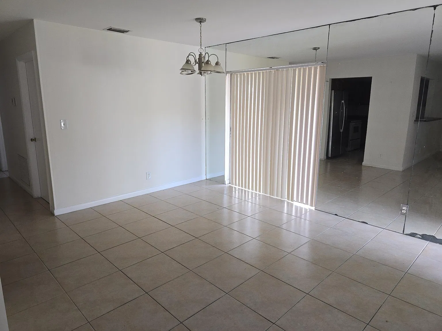 2 bed, 2.0 bath, 1174 sqft, $2,300 — Photo 4