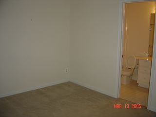 Second Bedroom w/ Walk In Bath