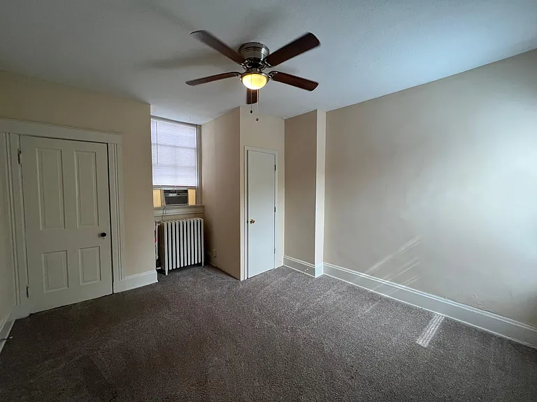 2210 Victor St #3 — Photo 14