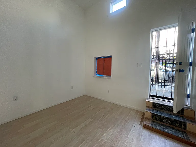2248 10th Ave #2248 — Photo 13