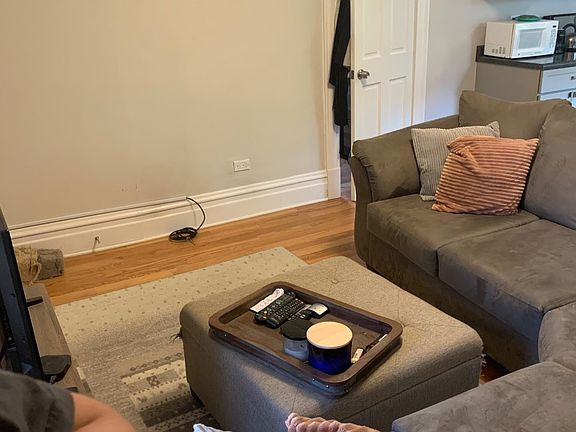 5th image of 1718 N Honore St APT 3R