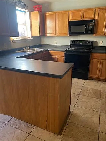 2 bed, 1.5 bath, 840 sqft, $1,195 — Photo 3