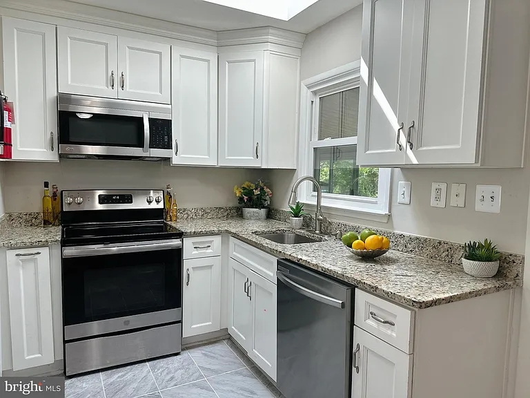 6732 Harrison Ln — Photo 11