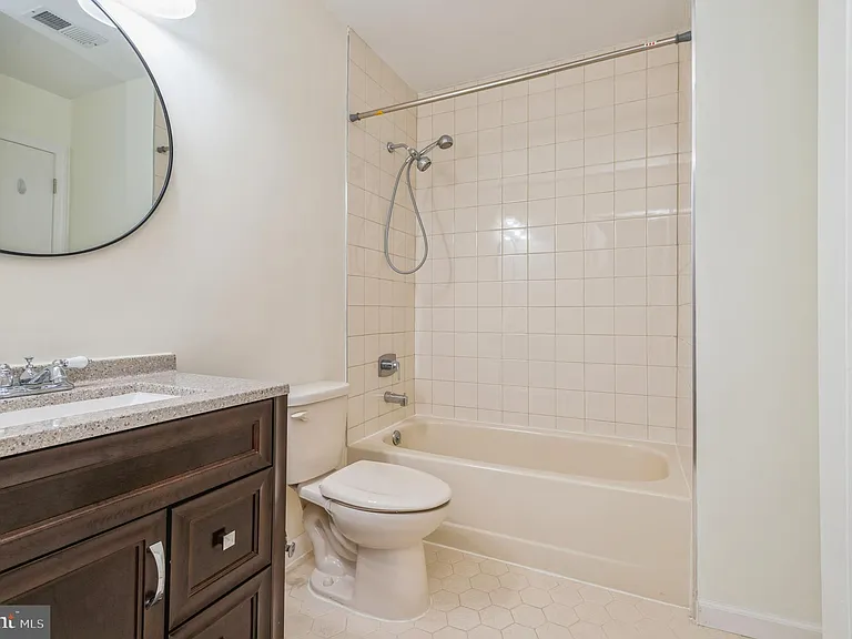 101 Quince Ct — Photo 17