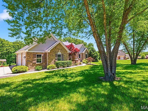3rd image of 3228 Green Trails Ct
