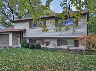 419 N Idlewild Ave, Mundelein, IL 60060