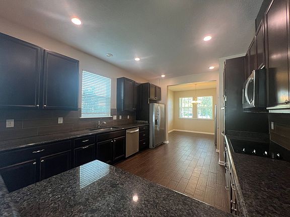 4th image of 129 Pergola Pl