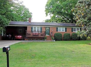 215 Sunray Dr, Bessemer City, NC 28092