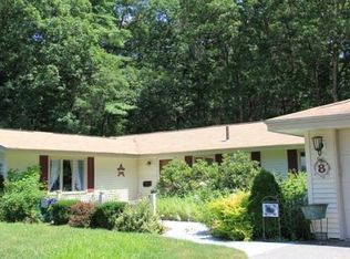 8 Gary Rd, Chelmsford, MA 01824