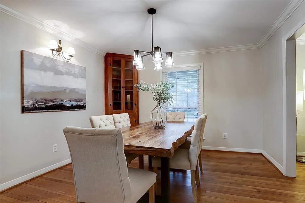 3 bed, 2.0 bath, 2325 sqft, $3,300 — Photo 4