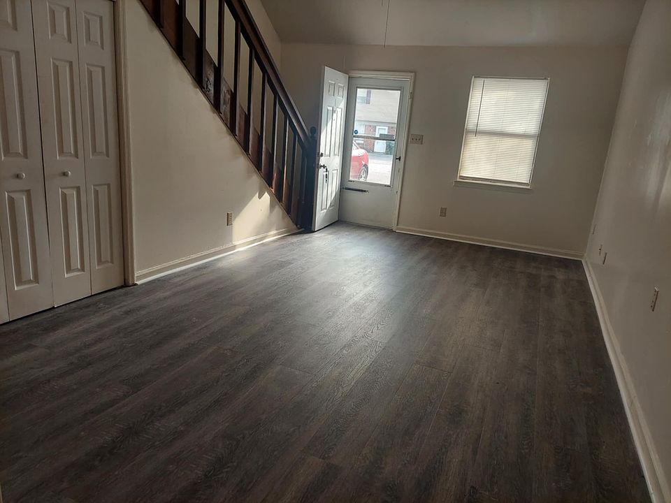 1st image of 1460 Village Oak Cir NW #1