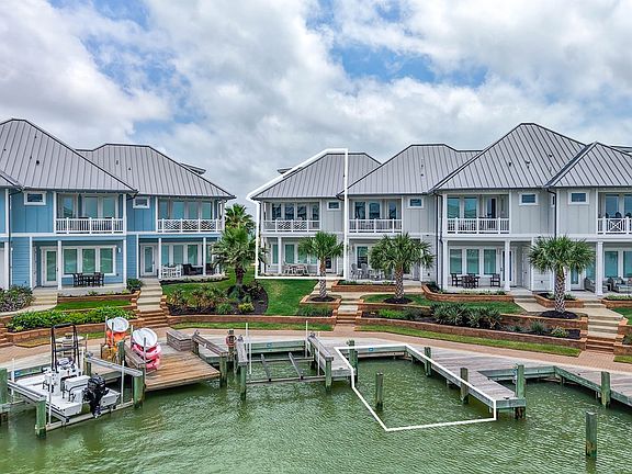 3rd image of 292 Reserve Ln #201