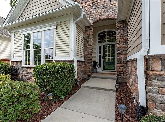 4th image of 23047 Kingfisher Dr