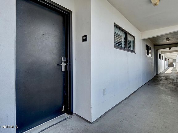 2nd image of 1615 S Lake Park Boulevard Unit 607
