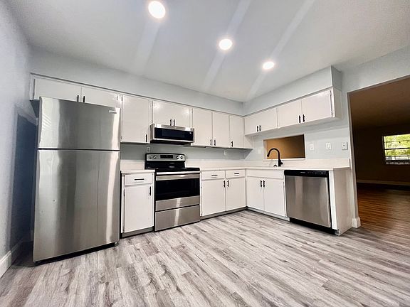 5th image of 5305 N Boulevard St #202
