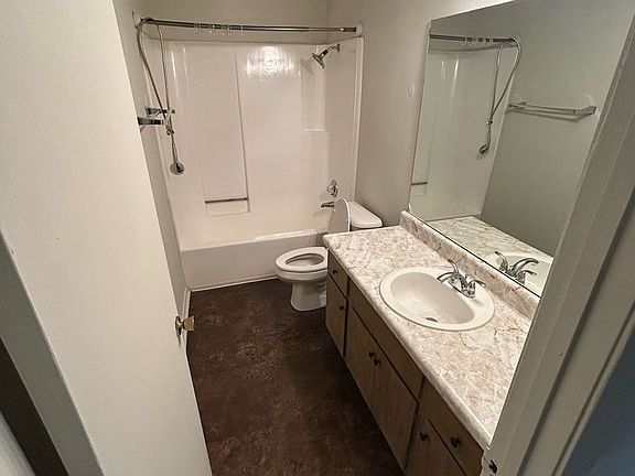 3rd image of 49 Southland Ct