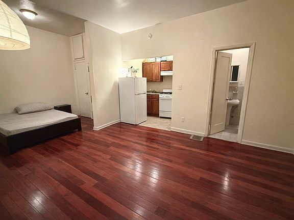 3rd image of 350 Greene Ave APT 3