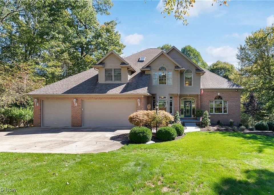 1st image of 1296 Russell Dr NW