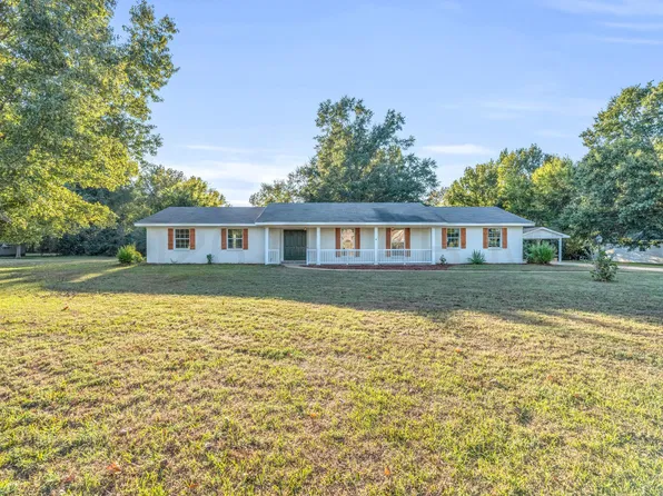 2663 Ridge Rd, Columbus, MS 39705
