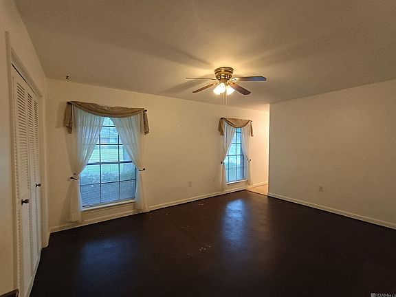 4th image of 1534 Leycester Dr