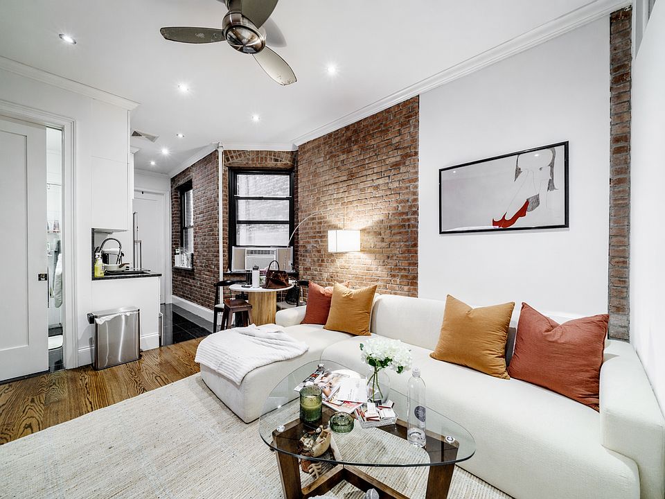 1st image of 25 Grove St APT 5
