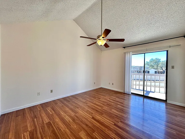 1760 Horseshoe Cir — Photo 19