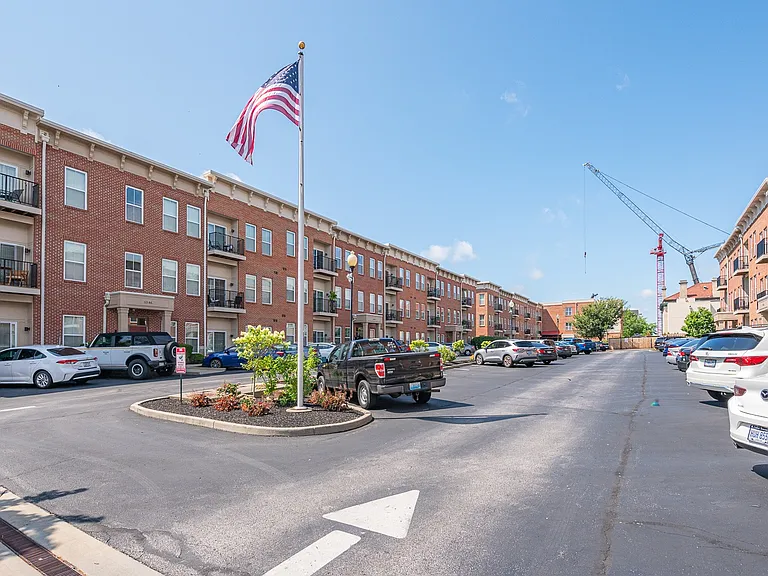 Monmouth Row Apartments — Photo 99