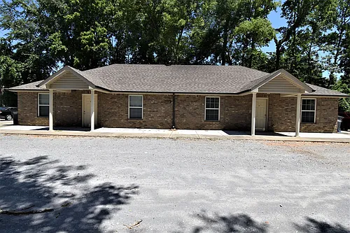 Rossview Rd - 333 Photo 1