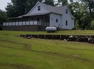 606 W Blue Ave, Creal Springs, IL 62922