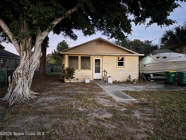 516 Donley St — Photo 8