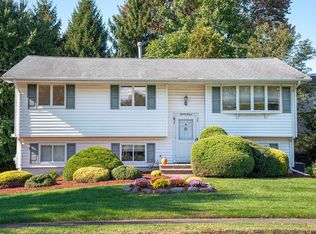 38 Kirchner Dr, Tappan, NY 10983