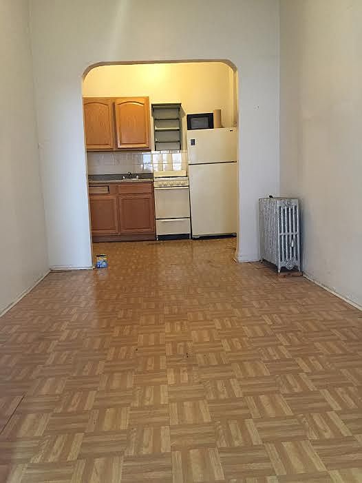 2nd image of 376 S 4th St APT 3A