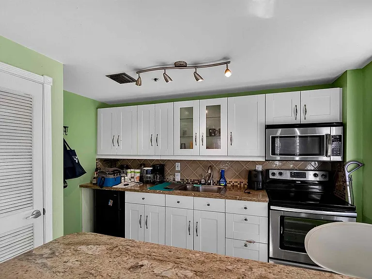 802 Euclid Ave #104 — Photo 13