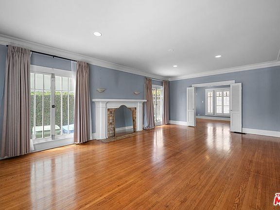 2nd image of 1231 S Saint Andrews Pl