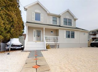 51 Clarence Dr, Manahawkin, NJ 08050