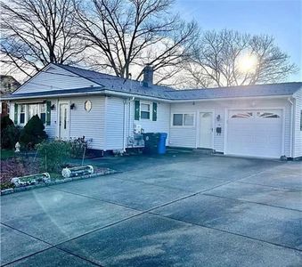 16 Kent St, Cumberland, RI, 02864