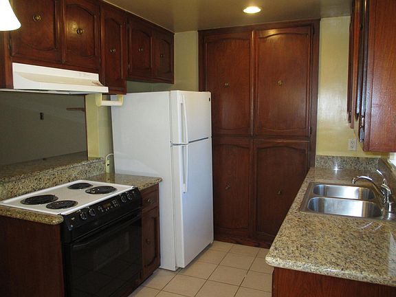 3rd image of 2214 E 2nd St #33