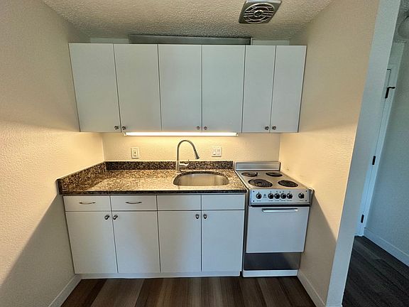 3rd image of 3807-3811 S Water Ave #10