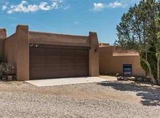 827 Colonitas Campestres, Santa Fe, NM 87501
