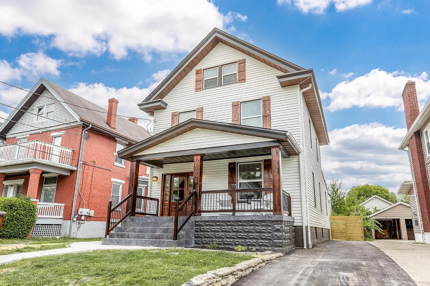 2724 Minot Ave photo 1