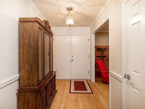 2nd image of 5017 Renville Dr