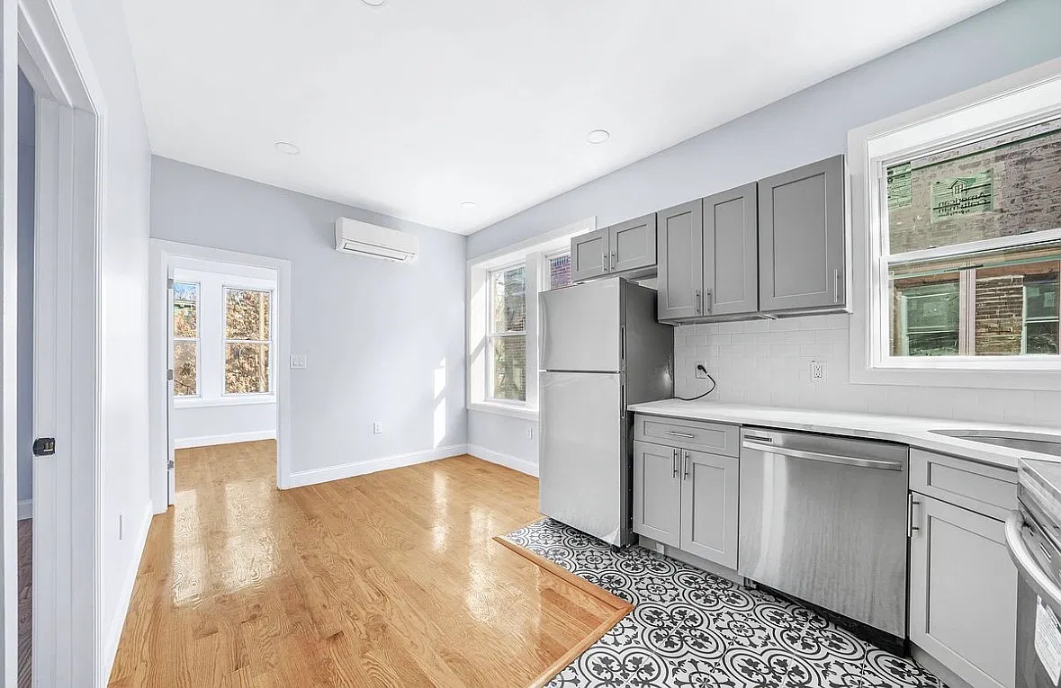 1170 Saint Mark's Avenue — Photo 2